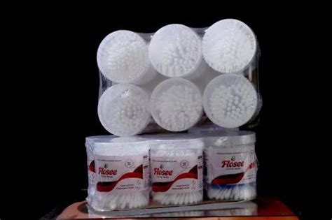 Cotton Buds - Disposable Medical Cotton Bud Manufacturer from Ahmedabad