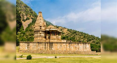 Planning a trip to Bhangarh, the most haunted place in Asia? Read this ...