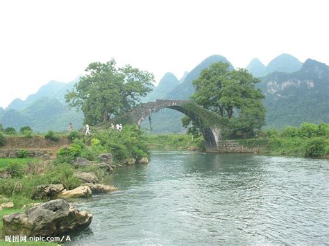 小橋流水人家，中國5個最美水鄉古鎮，第1個最好玩可坐在水裡吃飯 - 雪花新聞