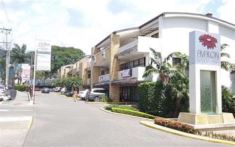 HOTEL VILLA LOS CANDILES (Costa Rica/Santa Ana) - Villa Reviews, Photos ...