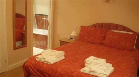 COOMBE WOOD LODGE (Tavistock, Devon) - Inn Reviews & Photos - Tripadvisor