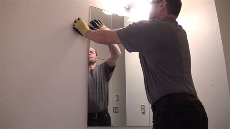 How to remove a mirror on the wall. Как удалить зеркало со стены - YouTube