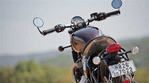 Triumph Bobber 2017 STD Exterior Bike Photos - Overdrive