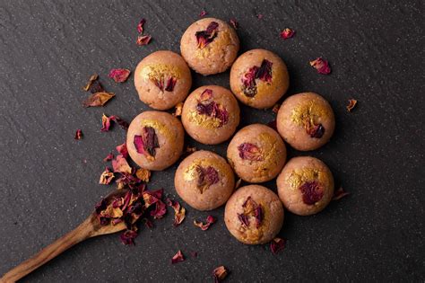 Roasted Kaju Gulkand Lauj – Wicked Gourmet Gifting