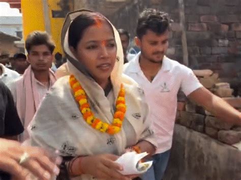 Pawan Singh’s wife accuses him of betrayal Jyoti Singh alleges husband ...