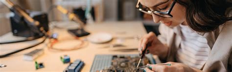 Mechatronics Engineering vs Computer Science 的图像结果