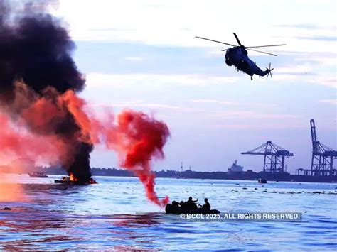 Kochi back waters - Indian Navy holds operational demonstration ...