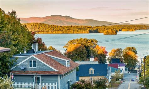 Lake Winnipesaukee Waterfront Holiday Rentals - New Hampshire, United ...