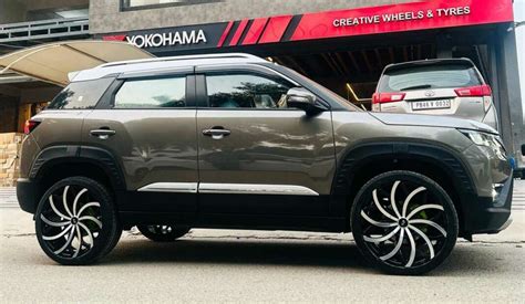 Modified Maruti Brezza With 20-Inch Alloy Wheels Looks Brawny