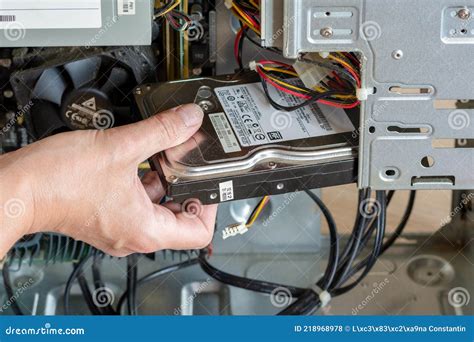 Removing Hard Drive From Desktop Computer 的图像结果