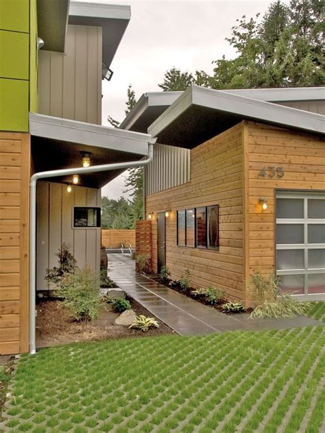 Attractively designed eco-friendly prefab graces Seattle | Prefab homes, Prefab, Prefab modular ...