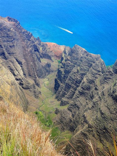Awa'awapuhi trail, Kauai, HI, USA : hiking