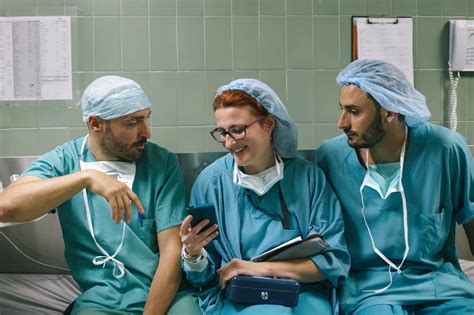 Surgical Technician Salary Guide (2023) | Trusted Health