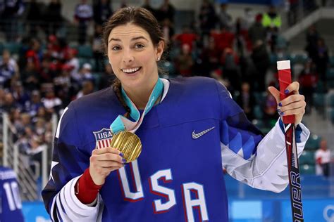 Hilary Knight Ties Olympic Record Minimalist Minimalist Aesthetic Minimalist