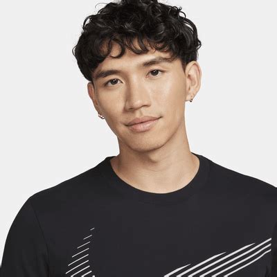 Nike Men's Dri-FIT Long-Sleeve Fitness T-Shirt. Nike IN