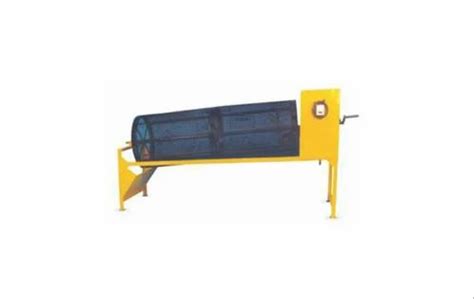 Vibratory Sand Screening Machine Manufacturer from Pune