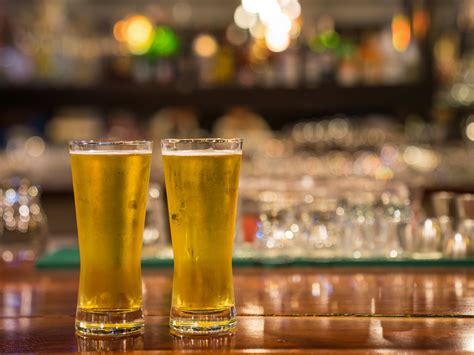 The 14 Best Light Beers, Tasted and Reviewed for 2025 - Men's Fitness