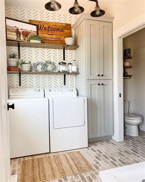 Farmhouse Laundry Room Design