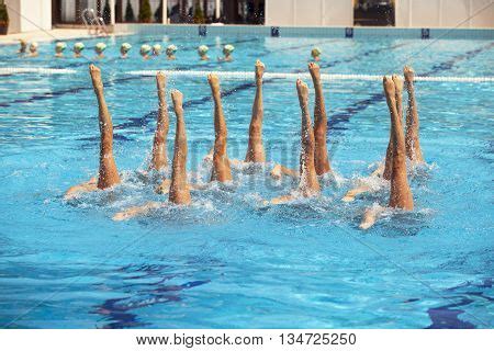 Basic Synchronized Swimming Moves 的图像结果