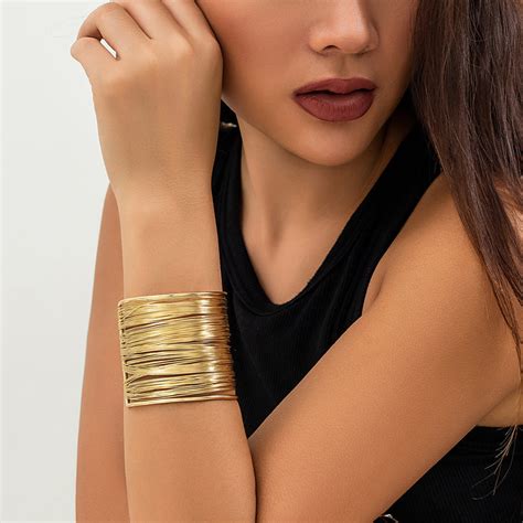 Filigree Handcuff – Xxessories
