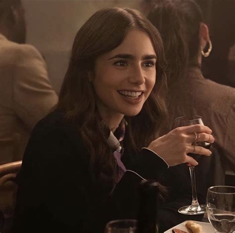 Pin by Trkialyami on Pretty people | Lily collins, Kendall jenner video ...