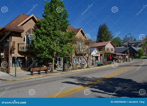 Indiana-Nashville-Main-St-Shops_847796.CR2 Editorial Stock Photo ...