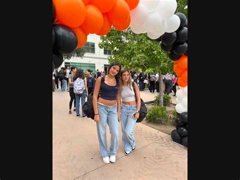 Beverly Hills Unified School District: First Day Photos 2023 | Beverly ...