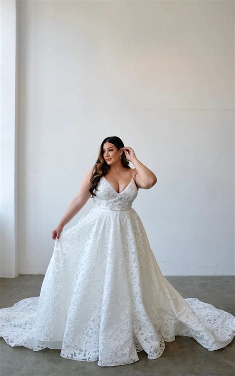 Modern plus size wedding dresses 60 photos - Astyledwedding.com