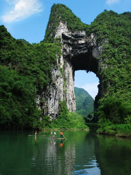 上海直飞张家界4天3晚自由行（赠天门山/森林公园/大峡谷玻璃桥门票3选1）含专车接送机+专属攻略+本地客服+可根据您的需求安排行程,马蜂窝自由 ...