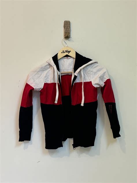 Boy Kid’s Hoodie RBW Colored lines – Rewago India | Online Thrift Store ...