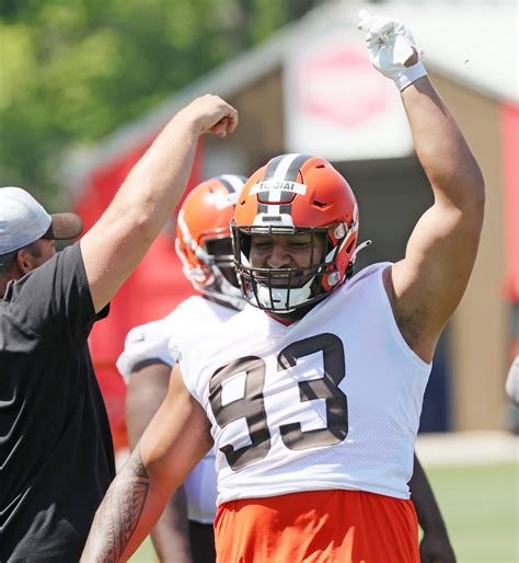 Cleveland Browns defensive tackle Tommy Togiai, 2021-2022 - cleveland.com