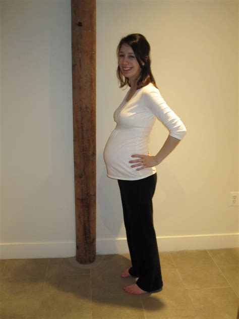 30 weeks pregnant – The Maternity Gallery