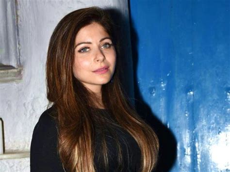 Mosquitoes, Dust, No Food! Kanika Is Being 'Ill-Treated' At Hospital ...