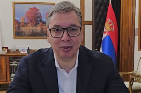 Vučić objavio novi video: "Sardine i luk u pauzi. Posle jela, rad, rad ...