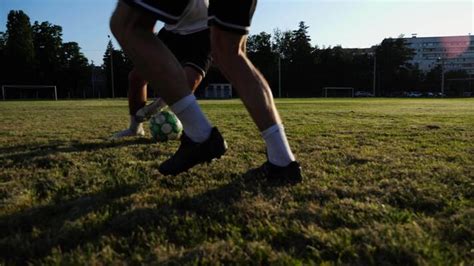 Playing Football 的图像结果