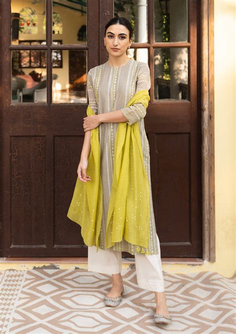 Handcrafted Natural Clothing – Vaayu