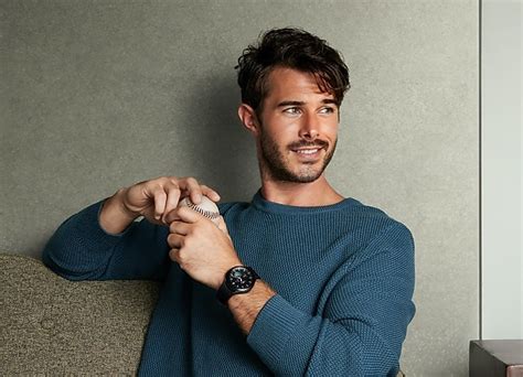 Explore Samsung Galaxy Smart watches Online | Samsung India