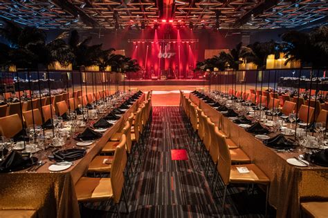 Le Lobby Du Centre Commercial 的图像结果