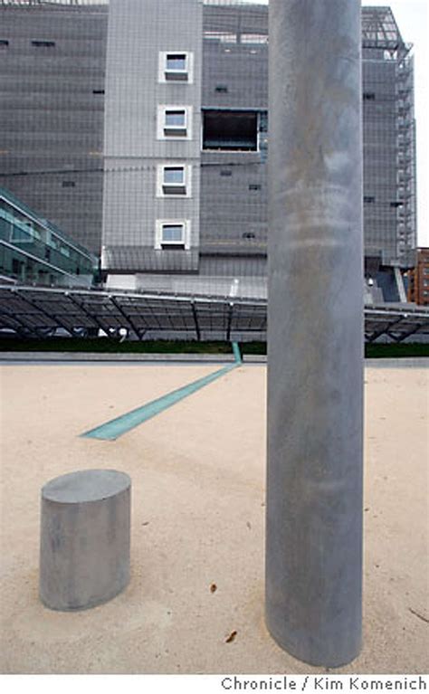 THE VIEW FROM INSIDE / TOWER'S PREMIERE: Futuristic Federal Building ...