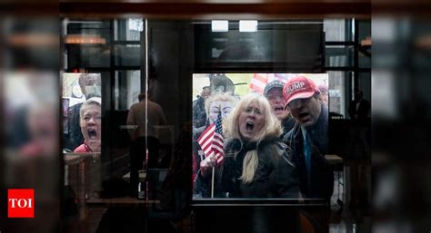 Coronavirus: Pro-Trump protesters push back on stay-at-home orders ...