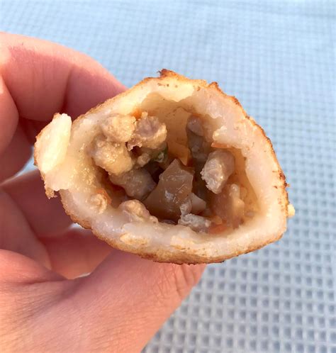 Fried Glutinous Rice Dumplings | Ham Sui Gok / LUCY LOVES TO EAT