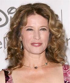 Nancy Travis Hair by Nancy Travis Hairstyles In 2018 Nancy Travis Hair