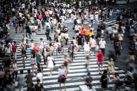 人来人往的城市街道海报背景图片免费下载_PNG素材_编号vgpi5n27q_图精灵