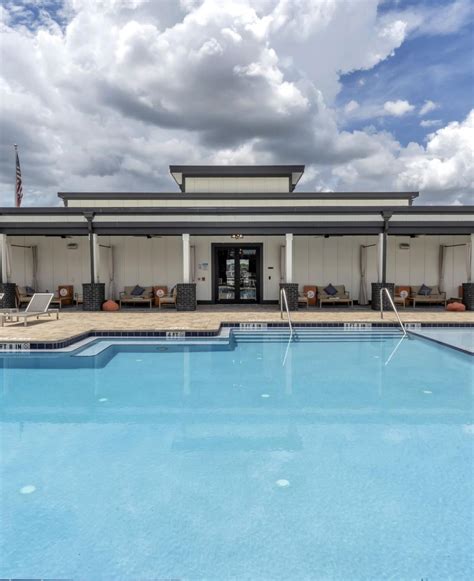 Pointe Grand | Apartment Homes for Modern Living