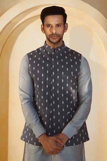 Buy Gray Cotton, Silk Grey Ikat Print Bundi Kurta Set For Men by Spring ...
