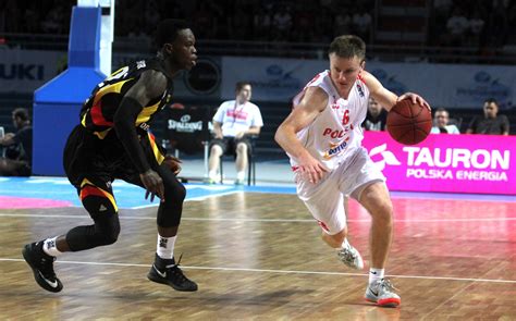 Dennis Schroder Wiki, Bio, Networth, GF, Wife, Family & More - DWB