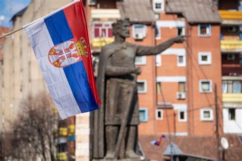 Srpska lista: Izmeštaju se spomenici i pale srpske zastave, a nema ...