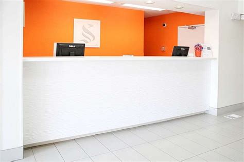 SCHOENBRUNN INN (New Philadelphia, Ohio) - Hotel Reviews, Photos, Rate ...