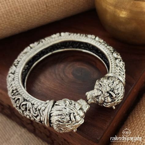 Lion Broad Oxidised Kada (K5109) – Nakoda Payals