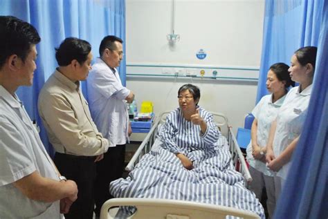 一次意外右腿骨折，治疗过程却让我备受感动 —— 东华医院用行动让外地患者竖起大拇指_重庆东华医院